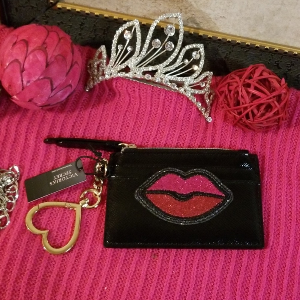 Victoria Secret CC/Change Keychain